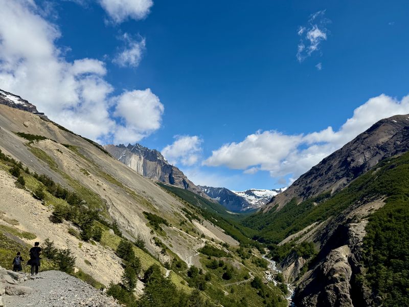 Valley leading up to Mirador Las Torres